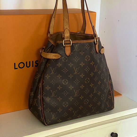 Louis Vuitton Batignolles Vertical Large Tote Bag - Picture 12 of 16